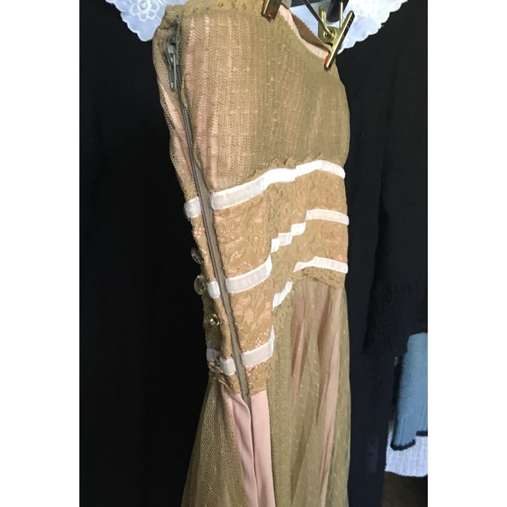 Betsy Johnson Dress - Picture 5 of 10